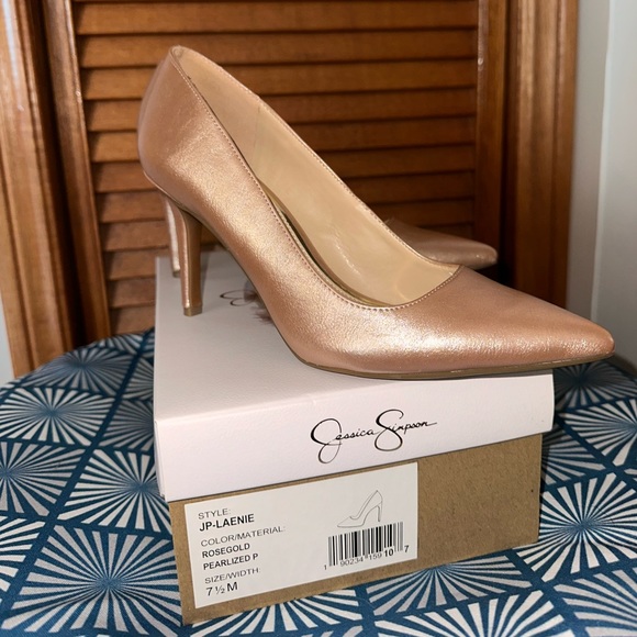 Like new (one wear) rose gold pumps - Picture 3 of 4